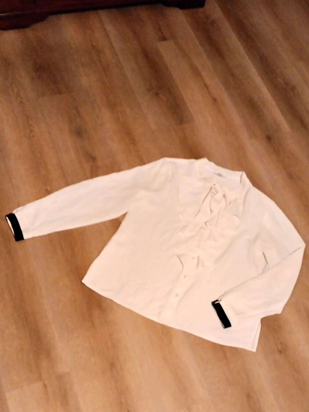 Calvin Klein Ruffle Long Sleeve Blouse in White Large Like New